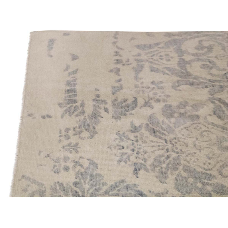 Wool Oriental Area Rug in Ivory