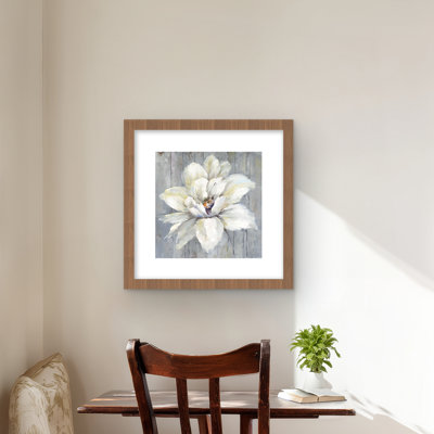 Fleur blanche sur bois - reproduction encadrée avec passe-partout | Décor de ferme