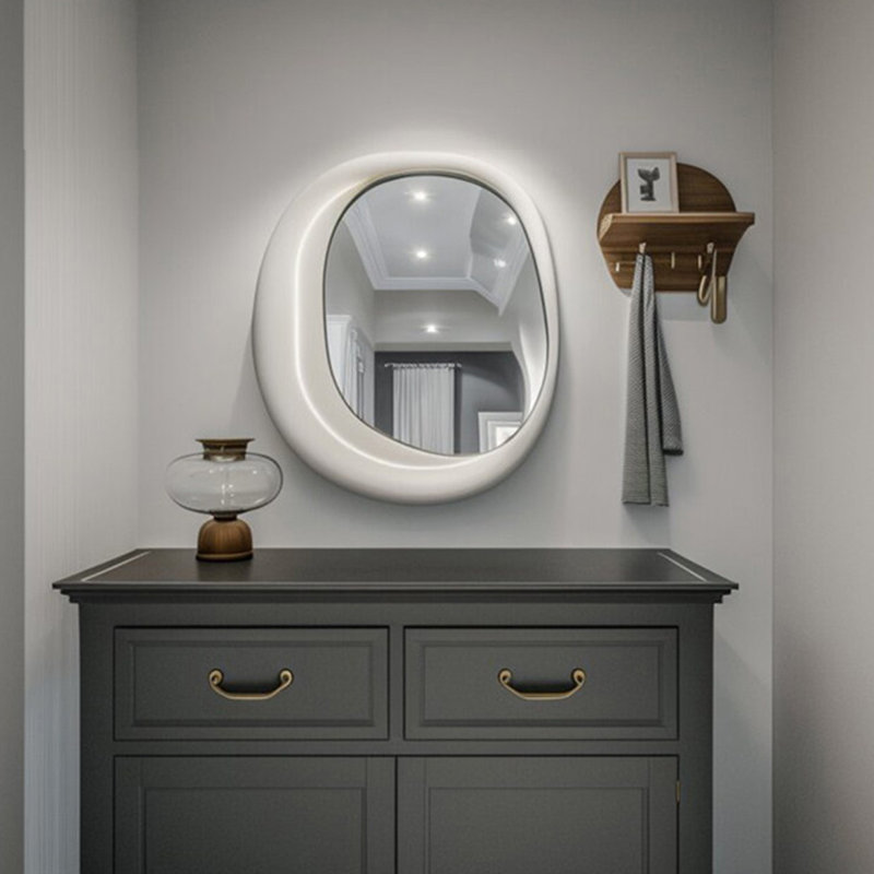 Miroir mural asymétrique en bois manufacturé, H 35,83 po x L 31,50 po, Blanc