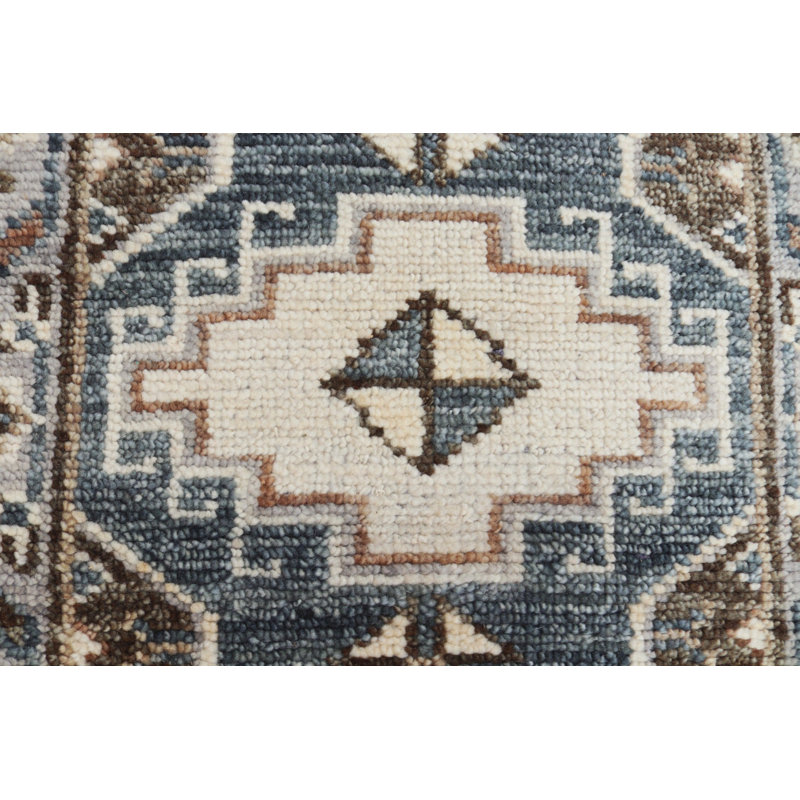 Tapis de couloir 2 pi 7 po x 15 pi 8 po One-of-a-Kind