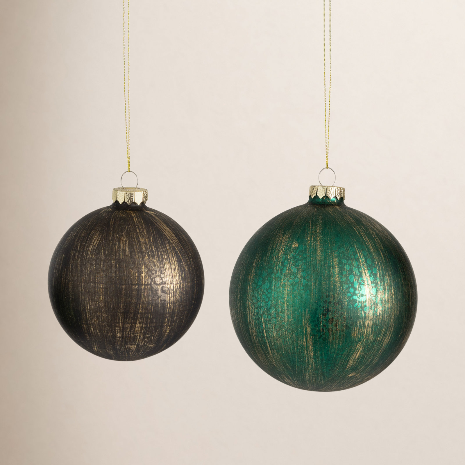 Good Tidings Clover Lane No Pattern Ball Ornament