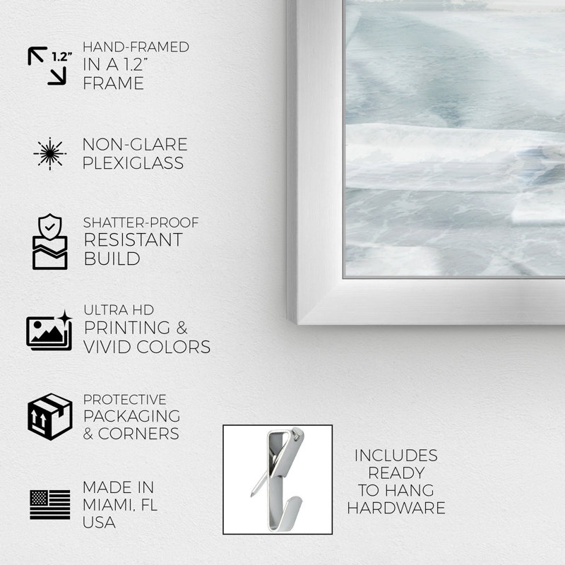 «Misty Beach» par Oliver Gal - impression encadrée, Argent, H 22 po x l 22 po x P 0,5 po
