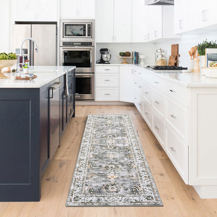 Sailas Washable Floral Indoor Rug