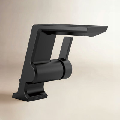 Pivotal® Single-Hole Bathroom Faucet with Drain