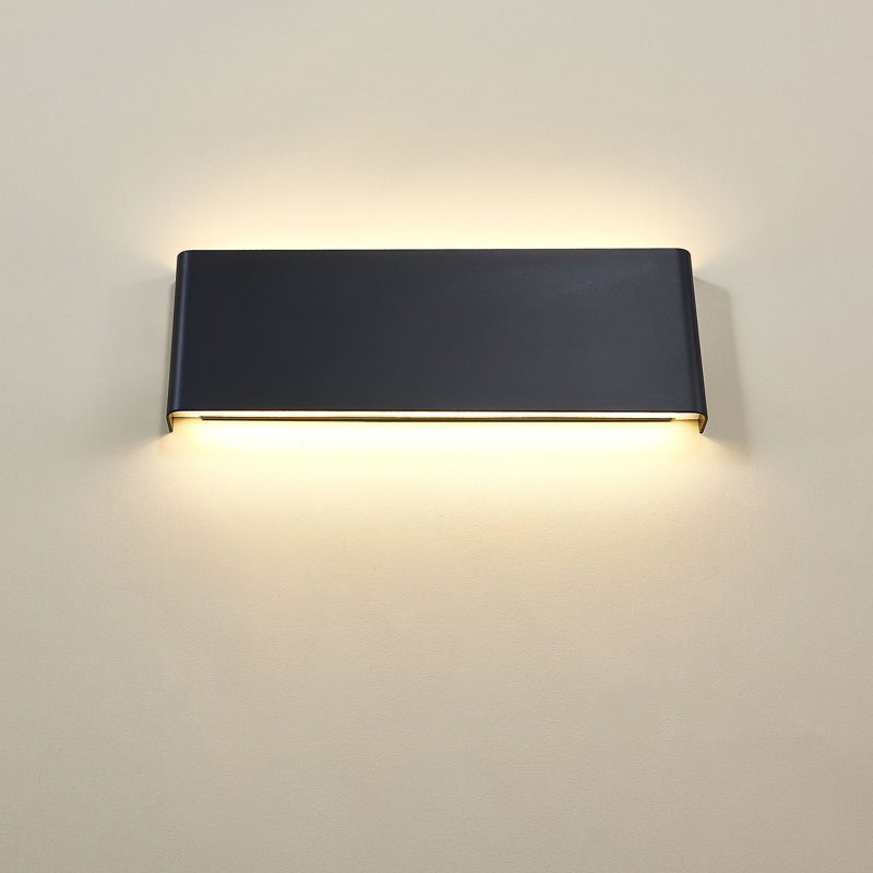 Vanity Light, Noir