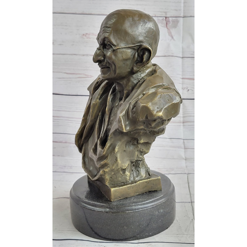 Figurines et sculptures Tareka