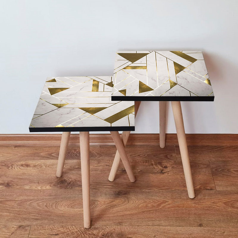 Ensemble de tables gigognes modernes (2 pièces), blanc et doré, 13,8 x 18,5 x 13,8 pouces et 13,8 x 16,5 x 13,8 pouces | 100% panneau de fibres à densité moyenne avec pieds en bois de hêtre, design géométrique élégant | Parfait pour le salon et la décoration intérieure