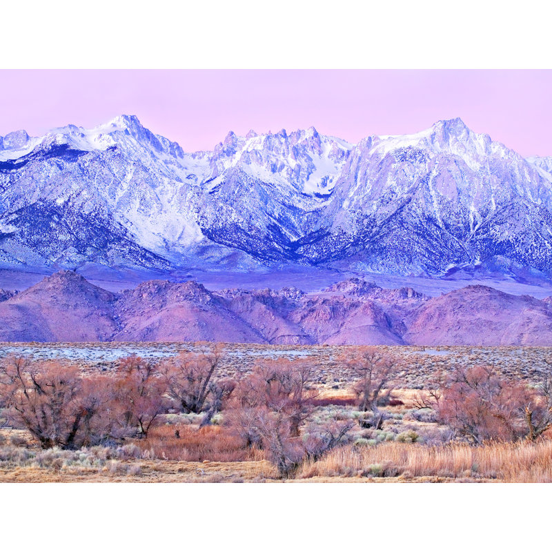 Sierra Nevada Mts. Pre-Dawn par Bruce Heinemann, Toile avec cadre noir, H 24 po x l 32 po