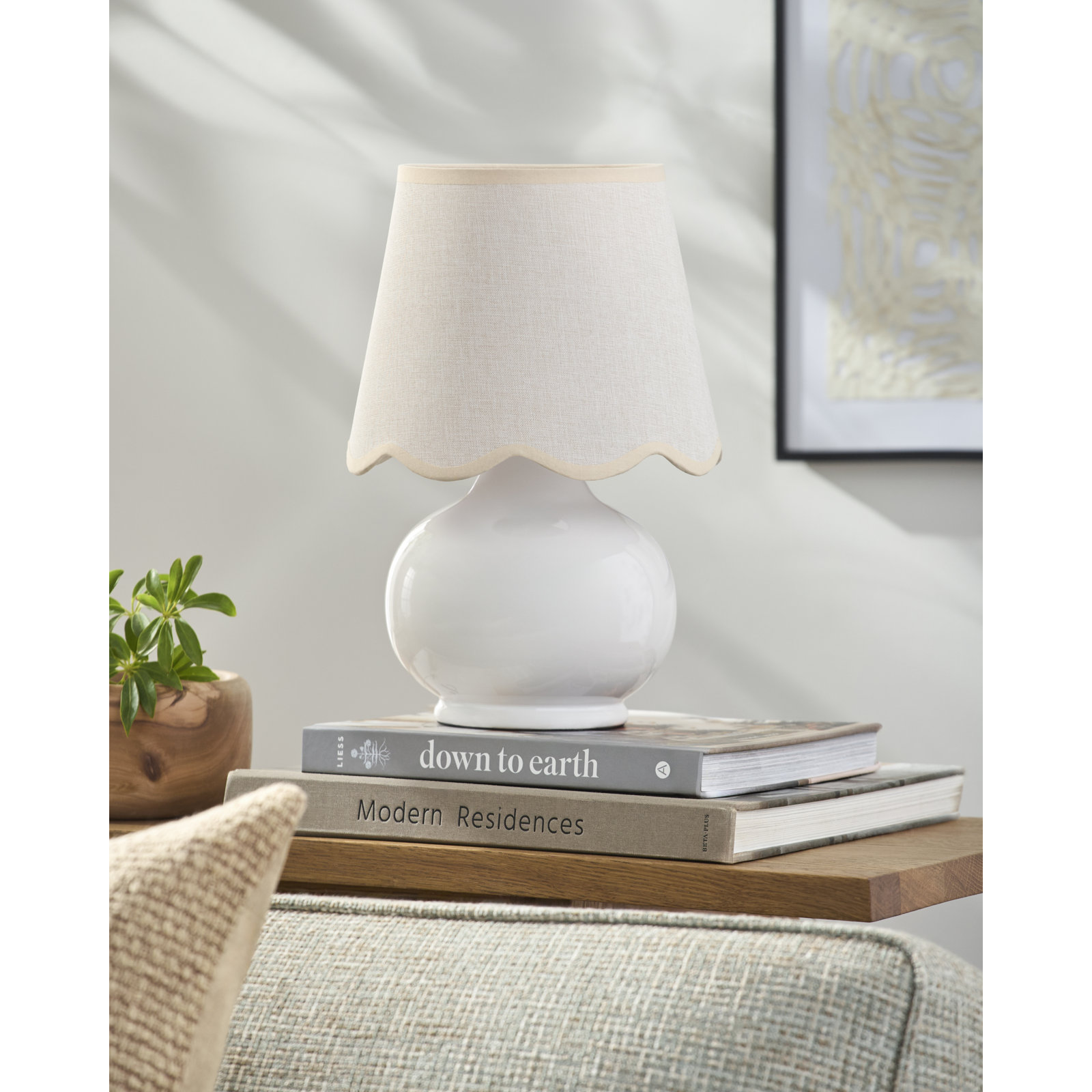 Momsen Colored Scallop Shade Lamp, Cream, High Gloss White