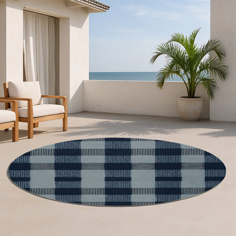 Checkered Gray Indoor and Outdoor Area Rug, Round 5'