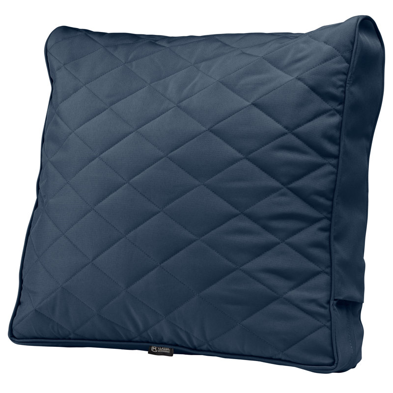 Coussin matelassé Montlake Fadesafe, Bleu marine, H 4 po x l 25 po x P 22 po
