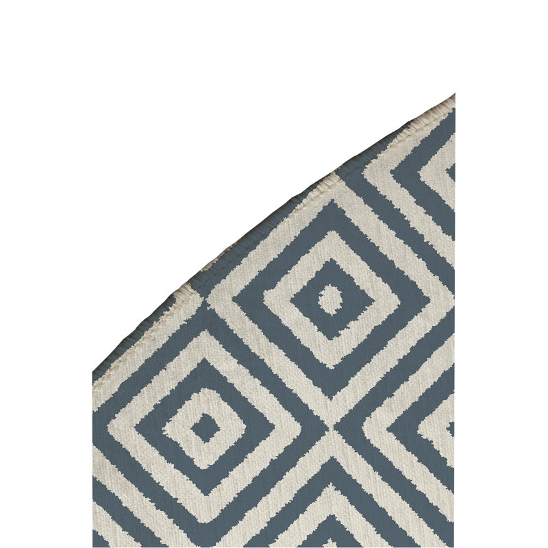 Ikat Eye Non-Slip Outdoor Rug, Round 5'