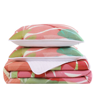 Tahiti  3Pc. Quilt Set Fuchsia