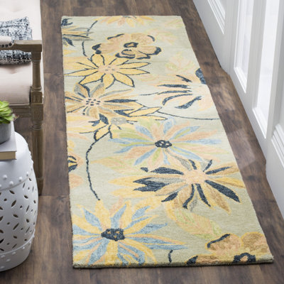 Emrick Hand Hooked Wool Floral Rug