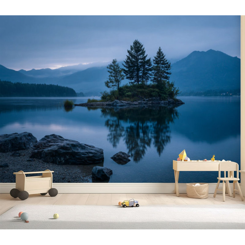Papier peint adhésif autocollant Serene Lake Tree Island Mountain Backdrop, L 69 po x l 96 po