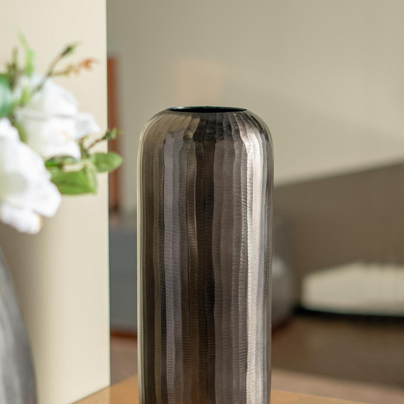 Vase 7 x 7 x 17 po