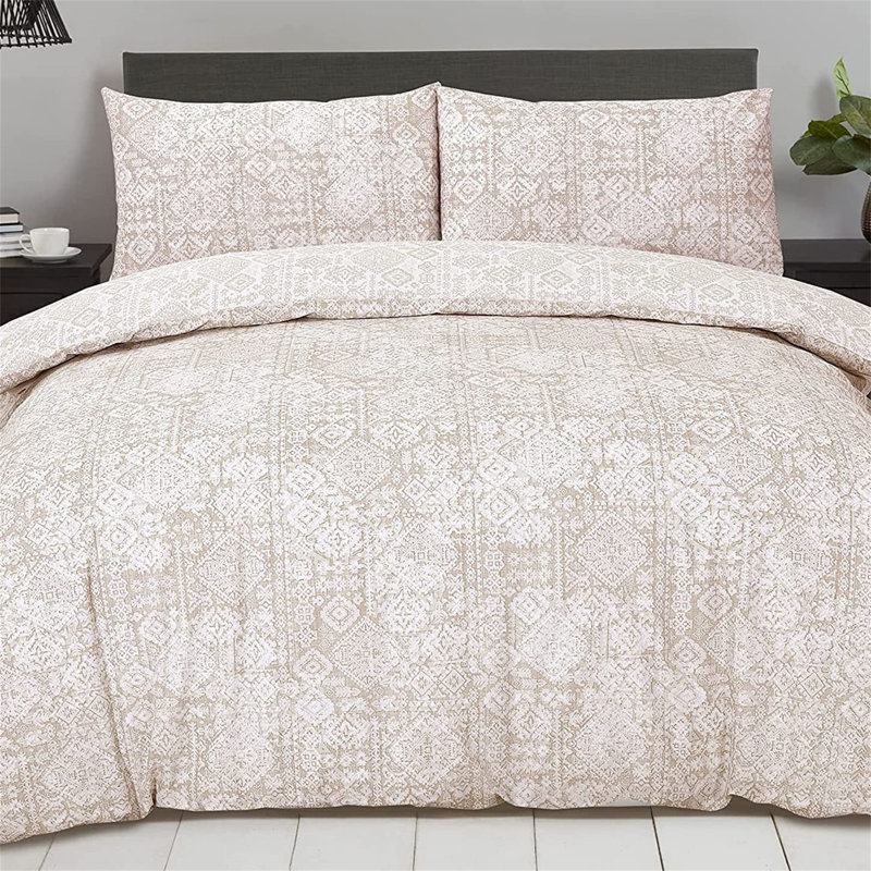 Oisin Duvet Cover with Pillow Shams Included