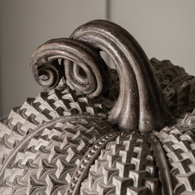 Nayara Figurines & Sculptures