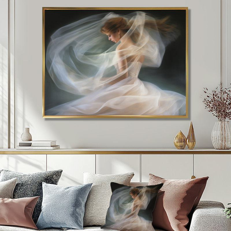 «Ephemeral Dancer In Silk Grace», danseur d'art mural, H 12 po x l 20 po x P 1 po, Toile avec cadre flottant or