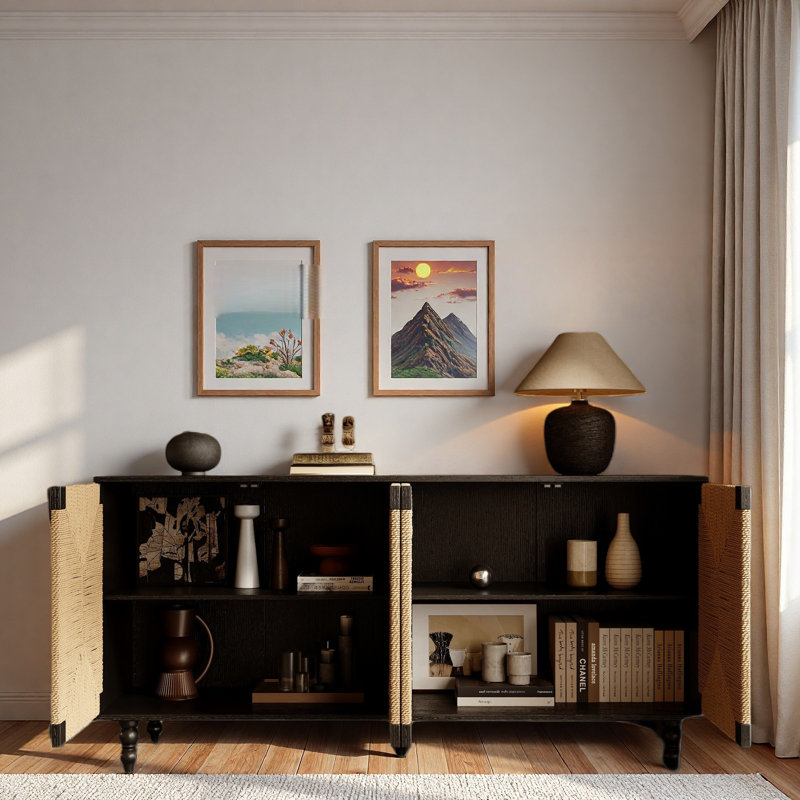 Buffet naturel avec portes brossées en fil de fer et en ruppie maritime et finition grain de bois