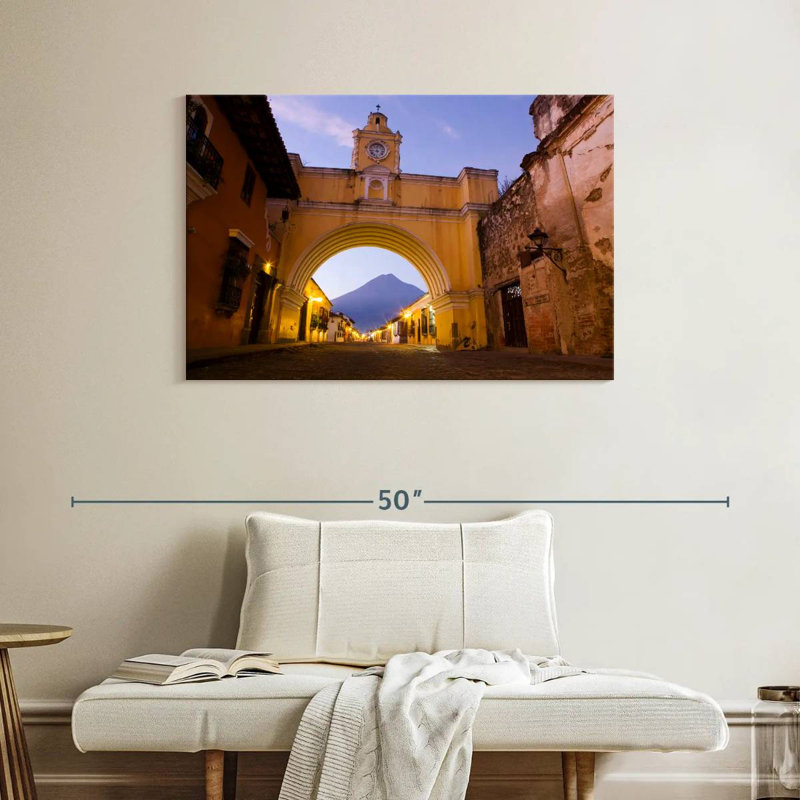 Kavia Archway dans la rue Antigua, H 26 po x l 39 po