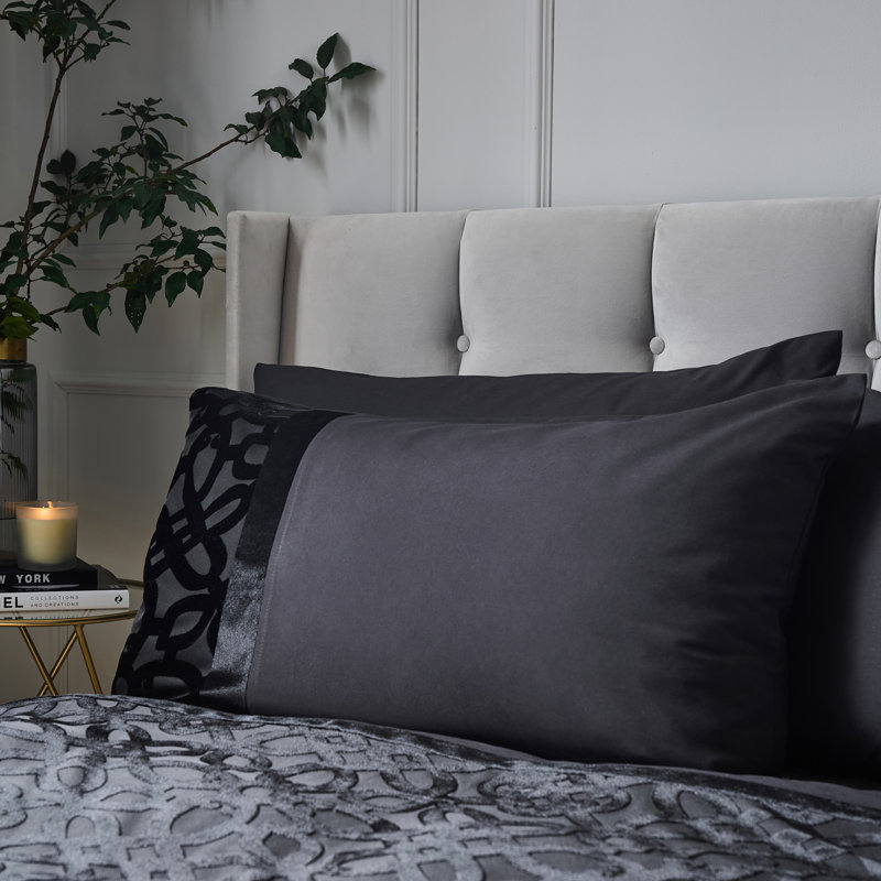 Lattice Cut Velvet Duvet Cover Set with Pillowcases, Double Duvet Cover + 2 Standard Pillowcases, Black