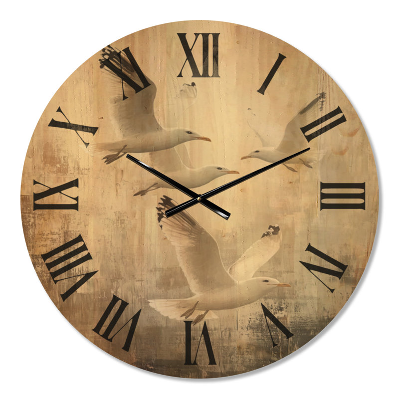 Mouettes planant au bord de l'eau - Grande horloge murale ronde de style nautique, imprimée sur bois, Médium