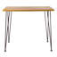 Table en bois avec finition et structure en fer - Idéal pour les rassemblements en plein air