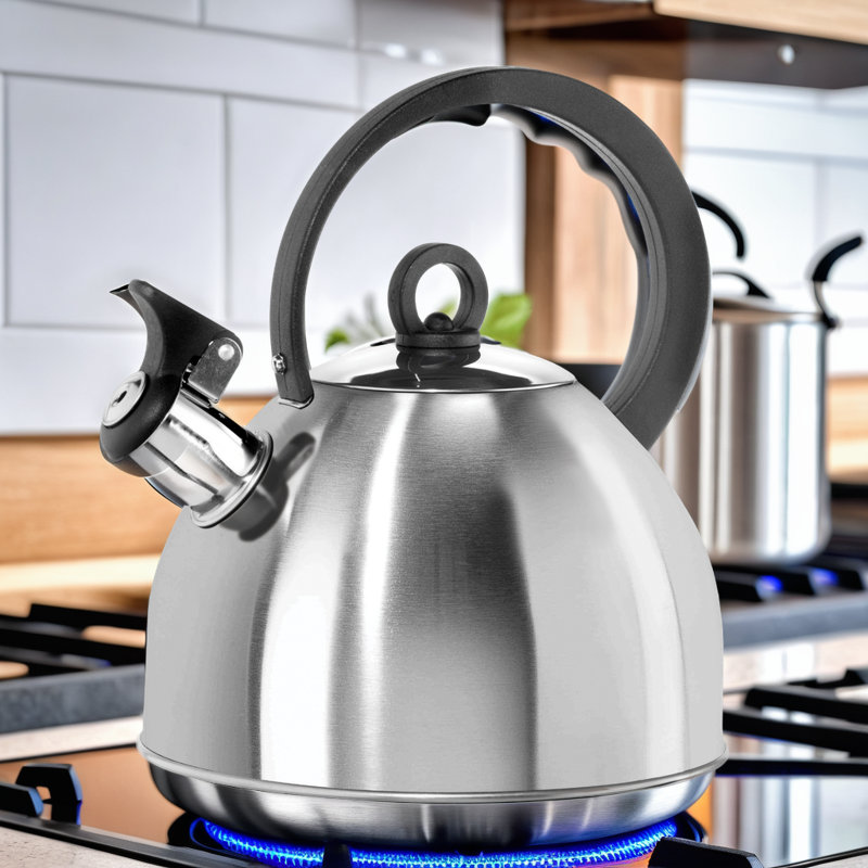 Oggi Brew Whistling Kettle 64 Oz / 1.9 Lt Black, Silver