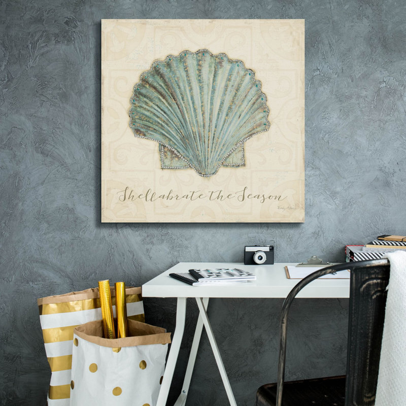 «Beach Treasures 1 Christmas» par Emily Adams, art mural sur toile, H 26 po x l 26 po x P 1,5 po