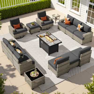 Ensemble modulaire d'extérieur pour 12 personnes avec coussins, chaises berçantes pivotantes, table basse à DEL et foyer, ensemble de patio en osier toutes saisons	