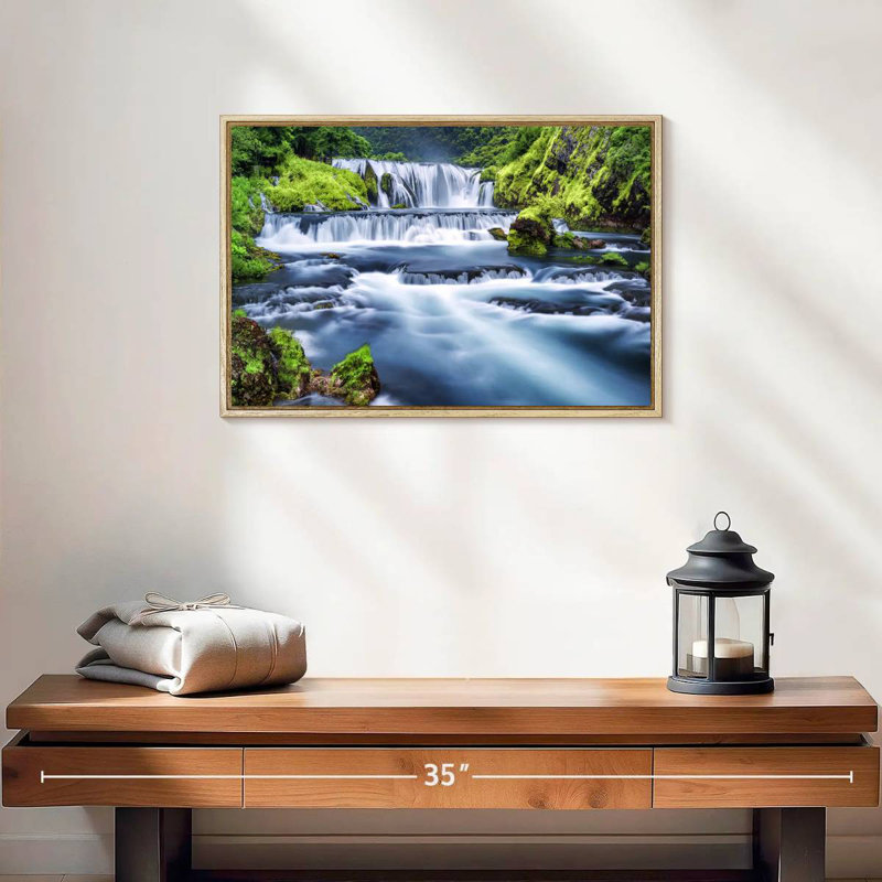 Belle cascade, 19 po x 13 po, Cadre flottant en bois naturel