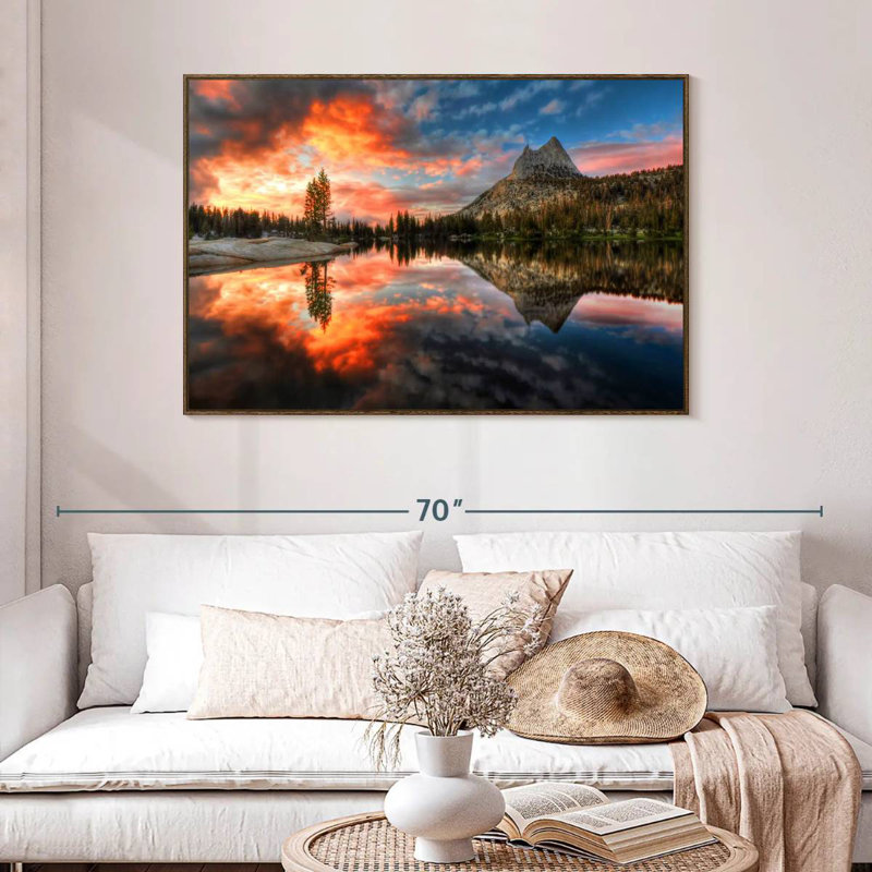 Coucher de soleil au parc Yosemite, 46 po x 31 po, Cadre flottant en noyer