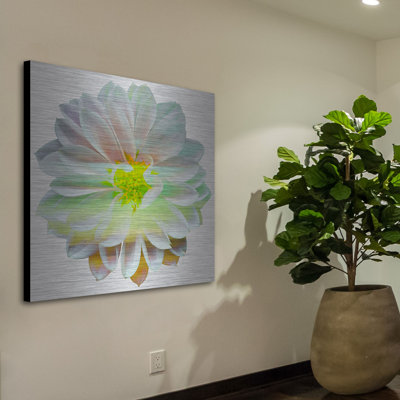 Reproduction d’art sur métal jaune centre par parvez taj