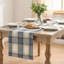 Chemin de table bleu clair