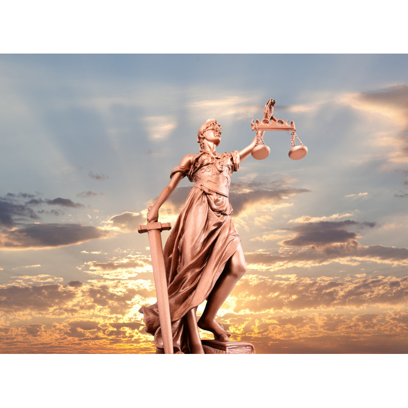Balance de la justice - Statue ciel dramatique - Cabinet d'avocat - Justice is Blind, H 24 po x l 48 po x P 1,5 po