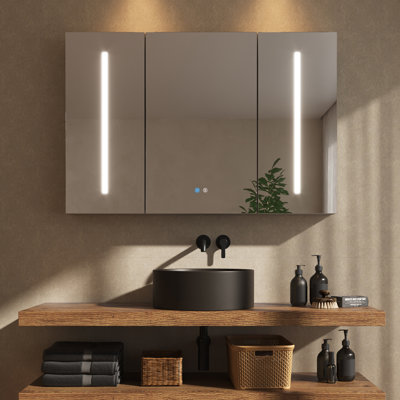 Armoire à miroir intelligente l 48 po x H 32 po avec triple éclairage, désembueur, assainisseur UV et prise intégrée, conception à 3 portes et tablette en verre réglable