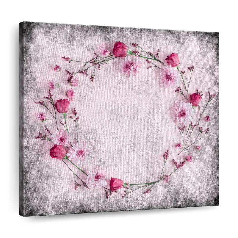 Couronne de fleurs roses sur toile, H 16 po x l 16 po x P 1,25 po