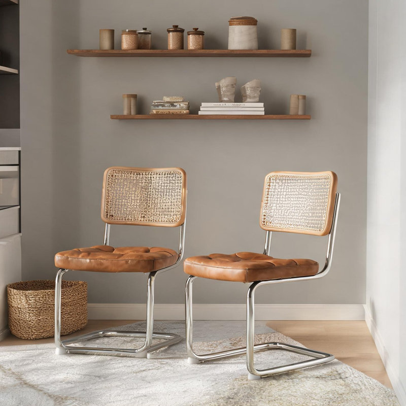 Ensemble de 2 chaises en porte-à-faux en similicuir brun avec structure en acier chromé et dossier en rotin tissé à la main