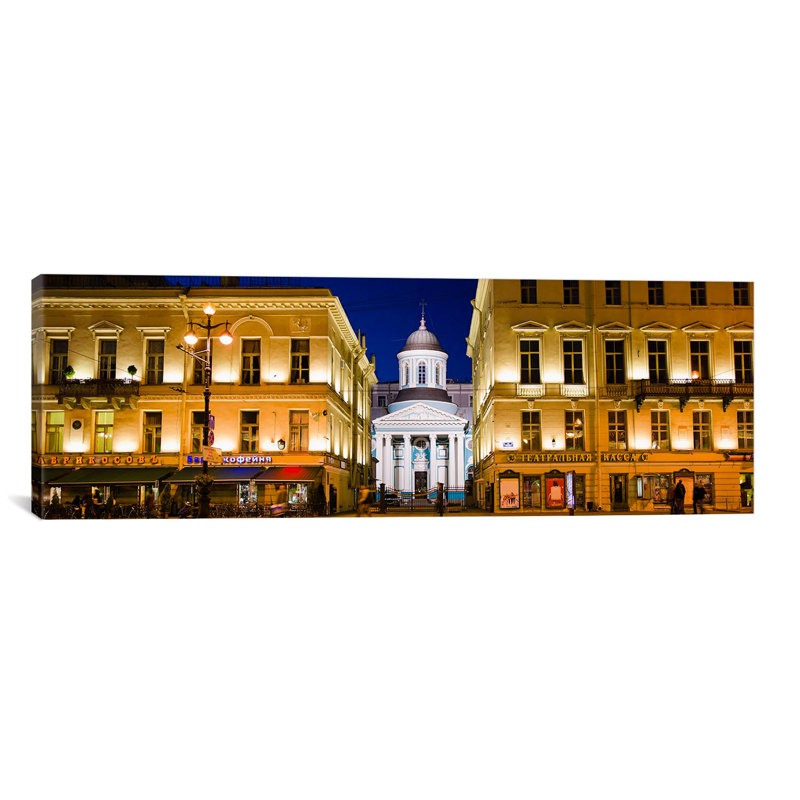 Bâtiments dans une ville éclairée la nuit, perspective Nevski, Saint-Pétersbourg, Russie - impression sur toile tendue