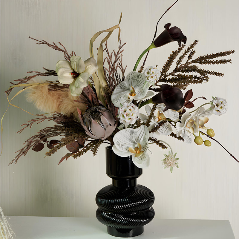 Ornements de fleurs simulées