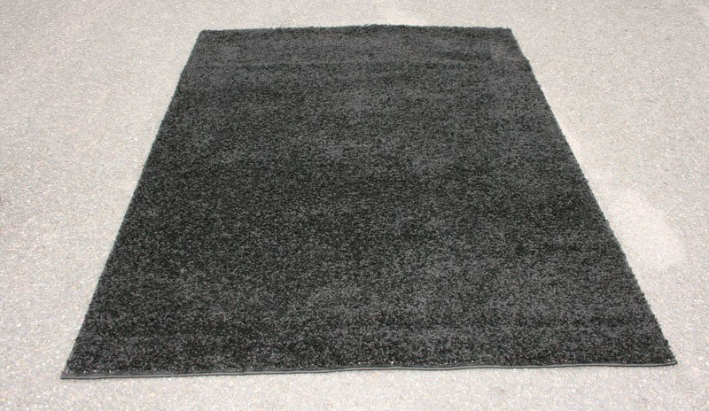 Tapis de zone noire moderne poils longs