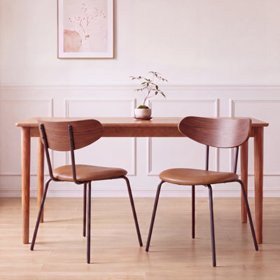 Chaise de salle à manger moderne de style Mid-Century avec coussin de siège rembourré brun, finition en bois et pieds en métal noir, dossier courbé pour la cuisine, la maison et le restaurant