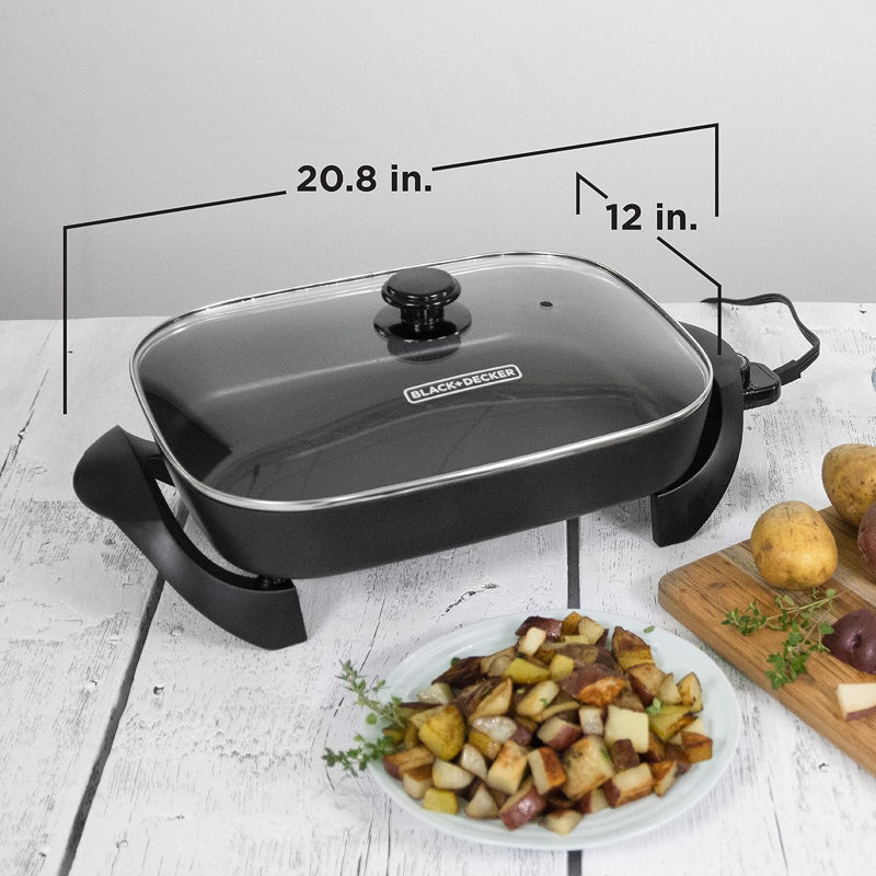 Poêle électrique et couvercle en verre de taille familiale Black + Decker, SK1215BC