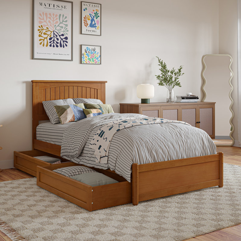 Lit plateforme en bois massif Lamaiyah avec pied de lit et tiroirs de rangement, Simple TG, Caramel clair