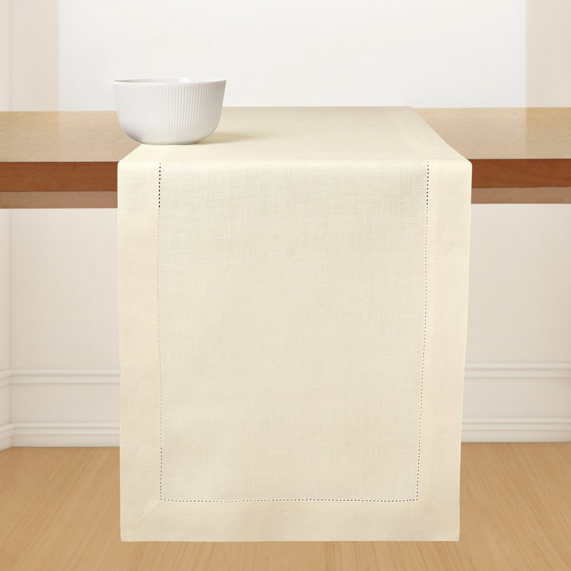 Chemin de table 100% lin D'Okok Homes, L 108 po x P 14 po, Crème