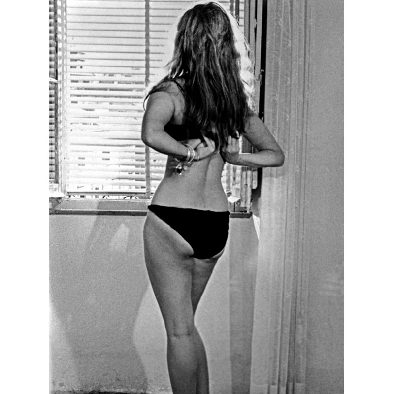 Vue arrière du soutien-gorge de déshabillage Sophia Loren - photographie non encadrée, H 10 po x l 8 po