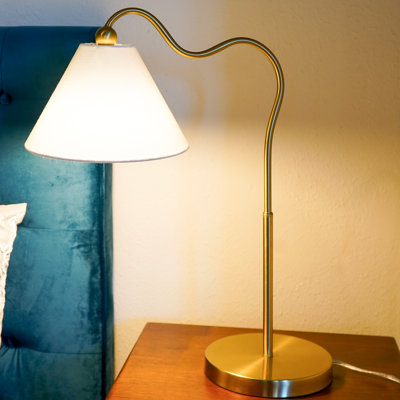 Lampe de chevet courbée en laiton