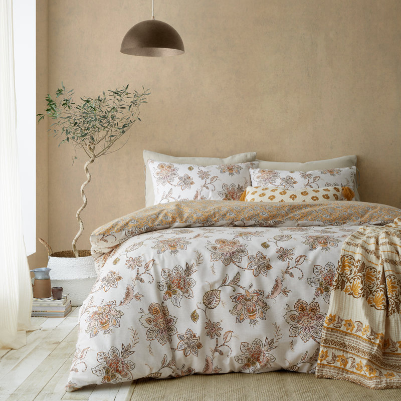Cotton Blend Floral Duvet Cover Set with Pillowcases, Kingsize - 2 Standard Pillowcases