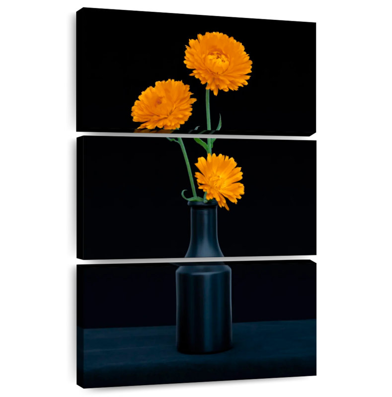 Harnek Marigolds In The Dark, H 38 po x l 24 po